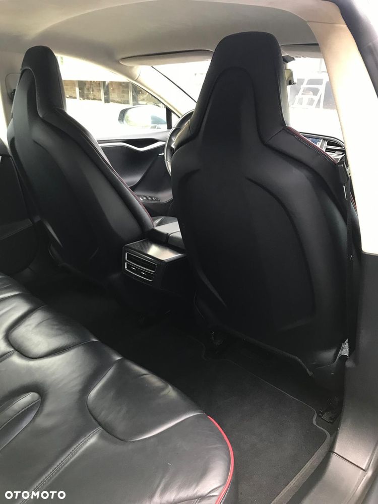 Tesla Model S Performance - 13