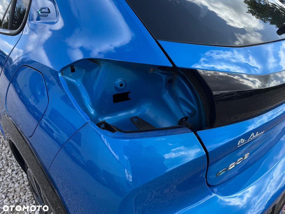 Peugeot 208 - 18