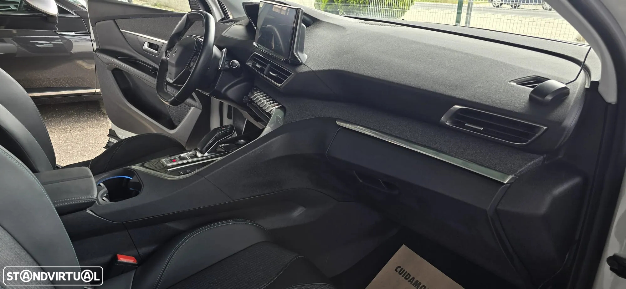 Peugeot 3008 1.6 Hybrid Allure Pack e-EAT8 - 29