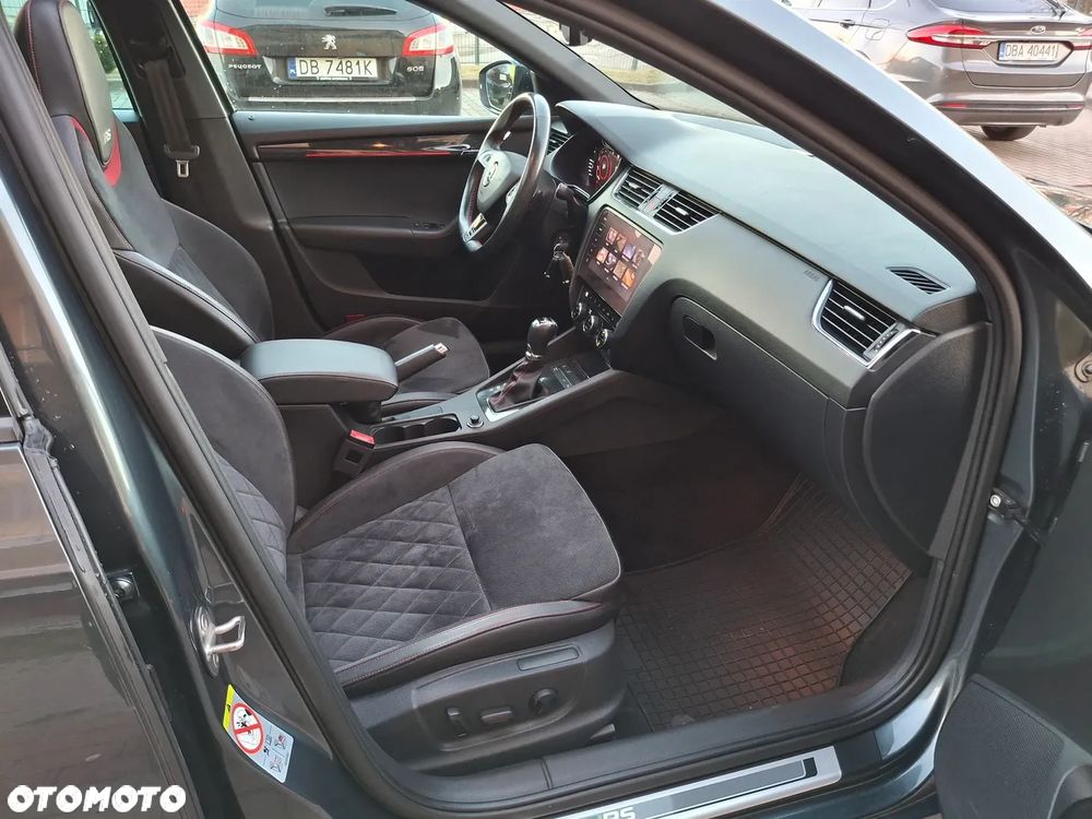 Skoda Octavia 2.0 TDI 4x4 DSG RS - 25