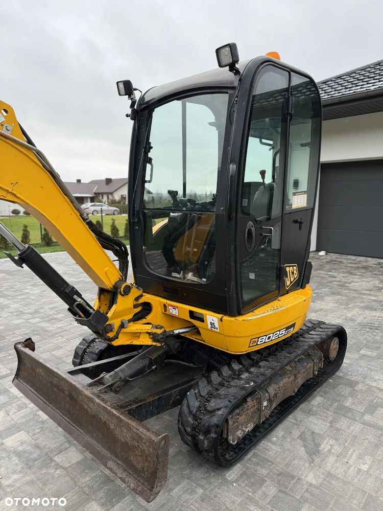 JCB 8025 - 19