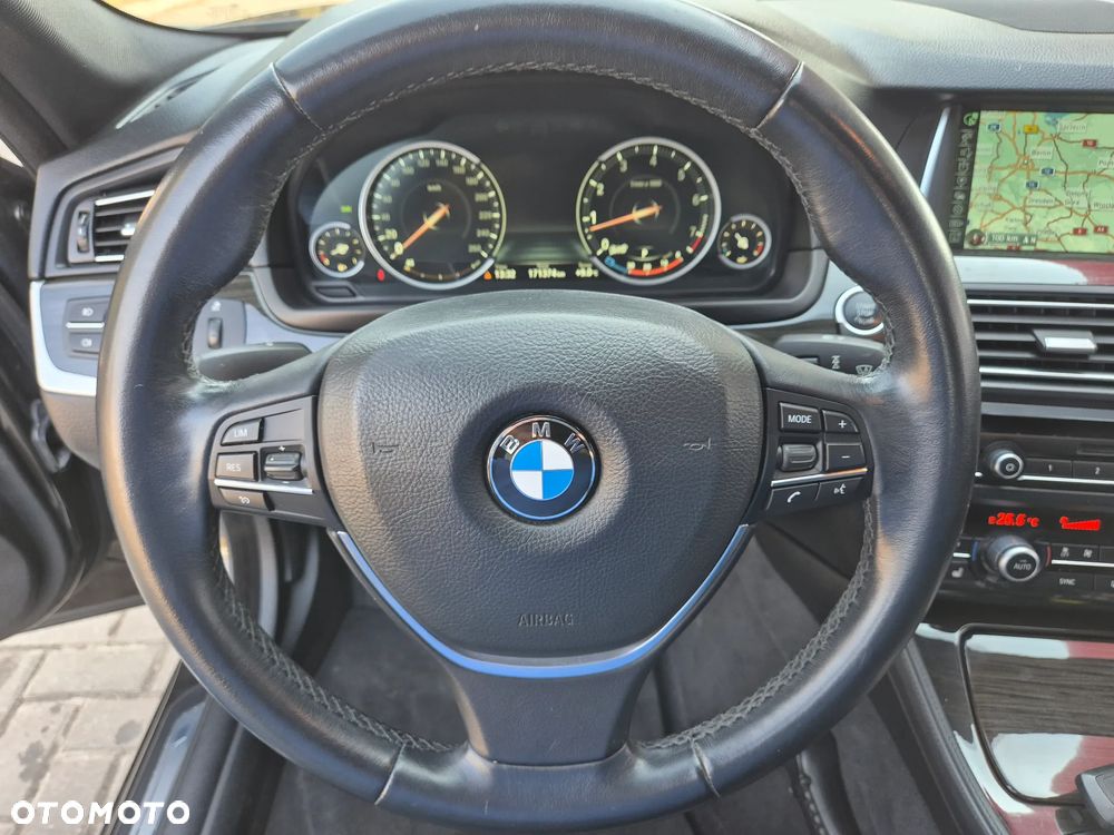 BMW Seria 5 520i Luxury Line - 36