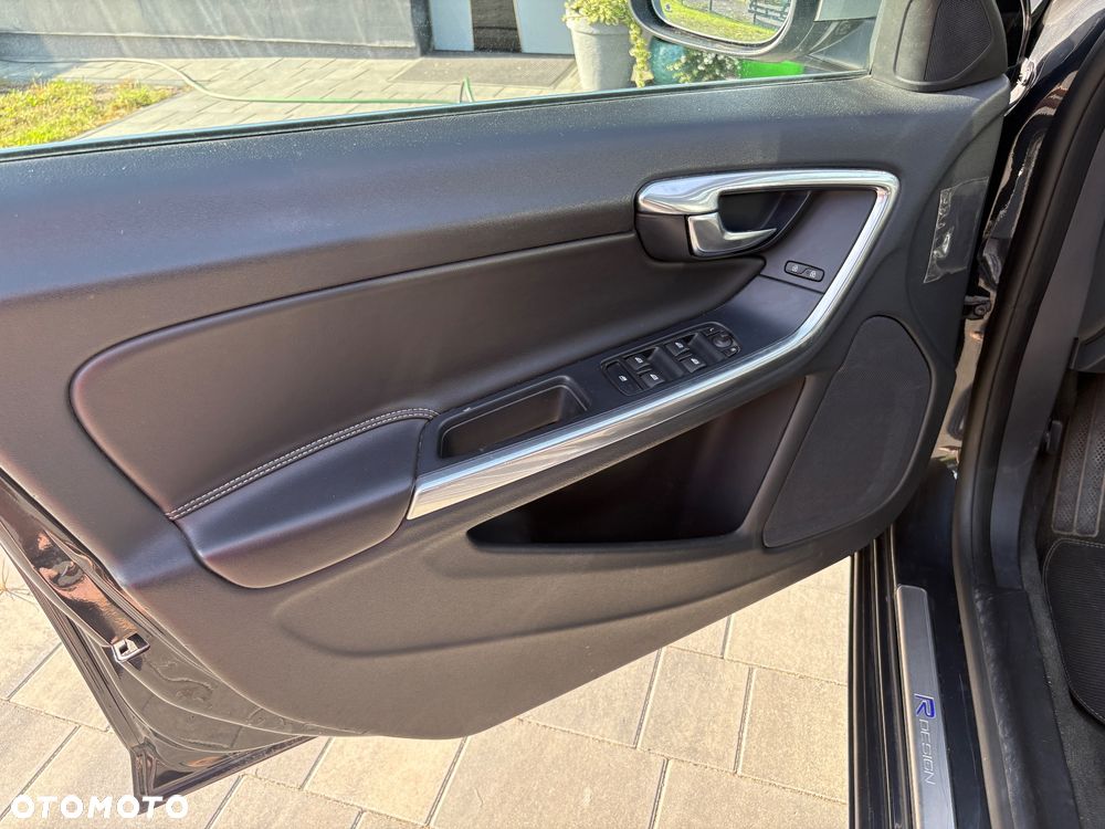 Volvo V60 D4 Drive-E R-Design Kinetic - 21