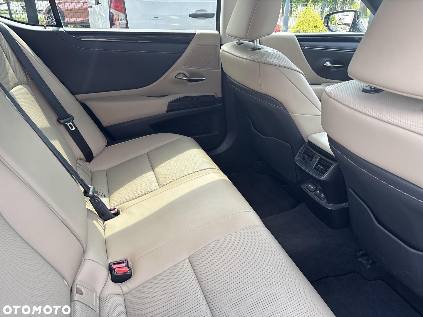 Lexus ES - 25
