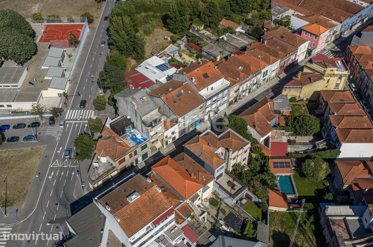Armazém na Rua Justino Teixeira, Porto - Grande imagem: 3/23