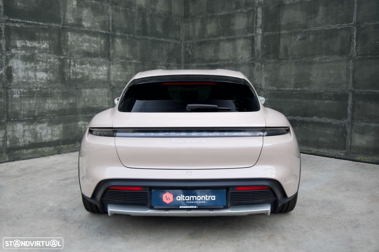 Porsche Taycan Cross Turismo 4S - 8