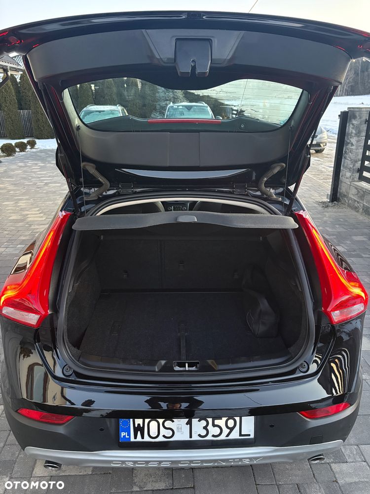 Volvo V40 Cross Country D2 Momentum - 24