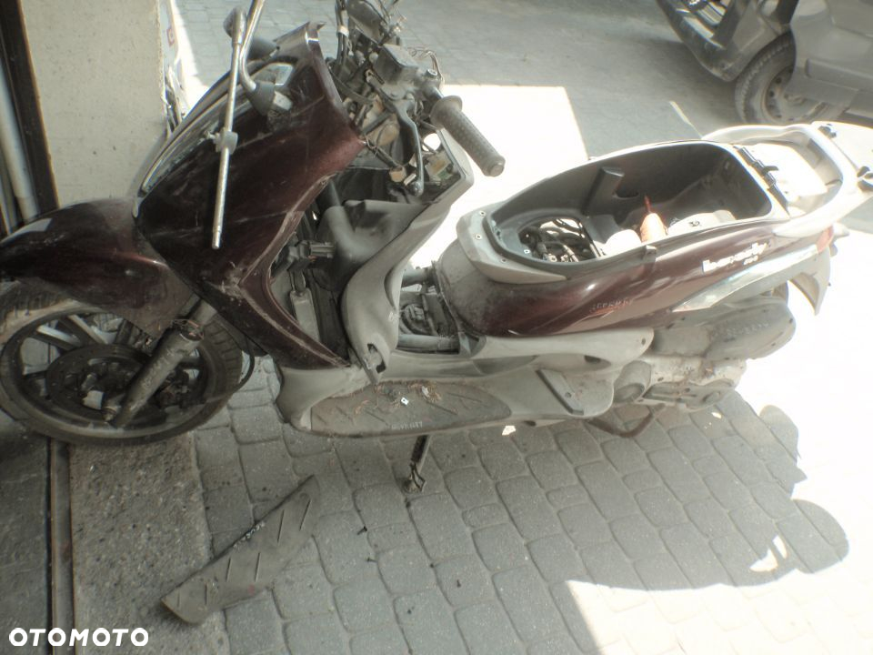 czasza  piaggio beverly 500 Posiadam prawie wszystkie części do tego modelu - 13