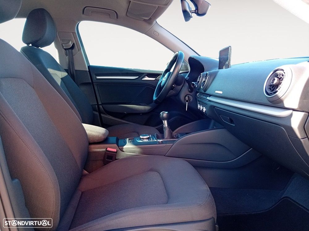 Audi A3 Limousine 1.6 TDI Sport - 15