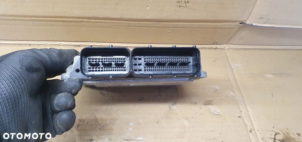 Komputer sterownik silnika VW Passat B6 1.9 TDI 03G906021DP - 2