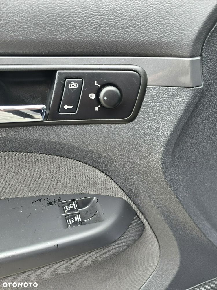 Volkswagen Touran - 14