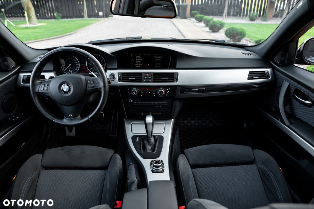BMW Seria 3 320d xDrive - 27