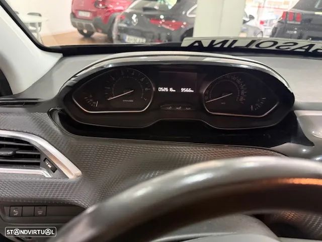 Peugeot 2008 1.2 PureTech Style - 7