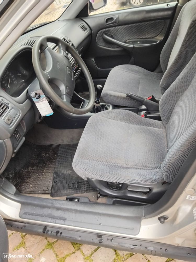Honda Civic 1.5i LS - 13