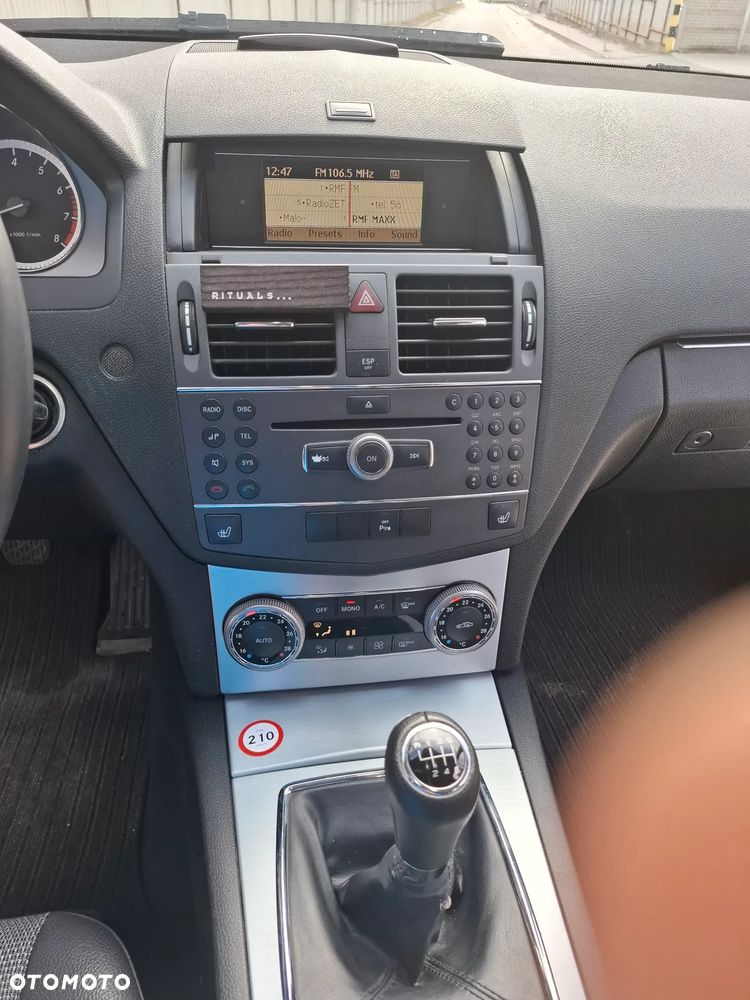 Mercedes-Benz Klasa C 180 Kompressor BlueEFFICIENCY - 18