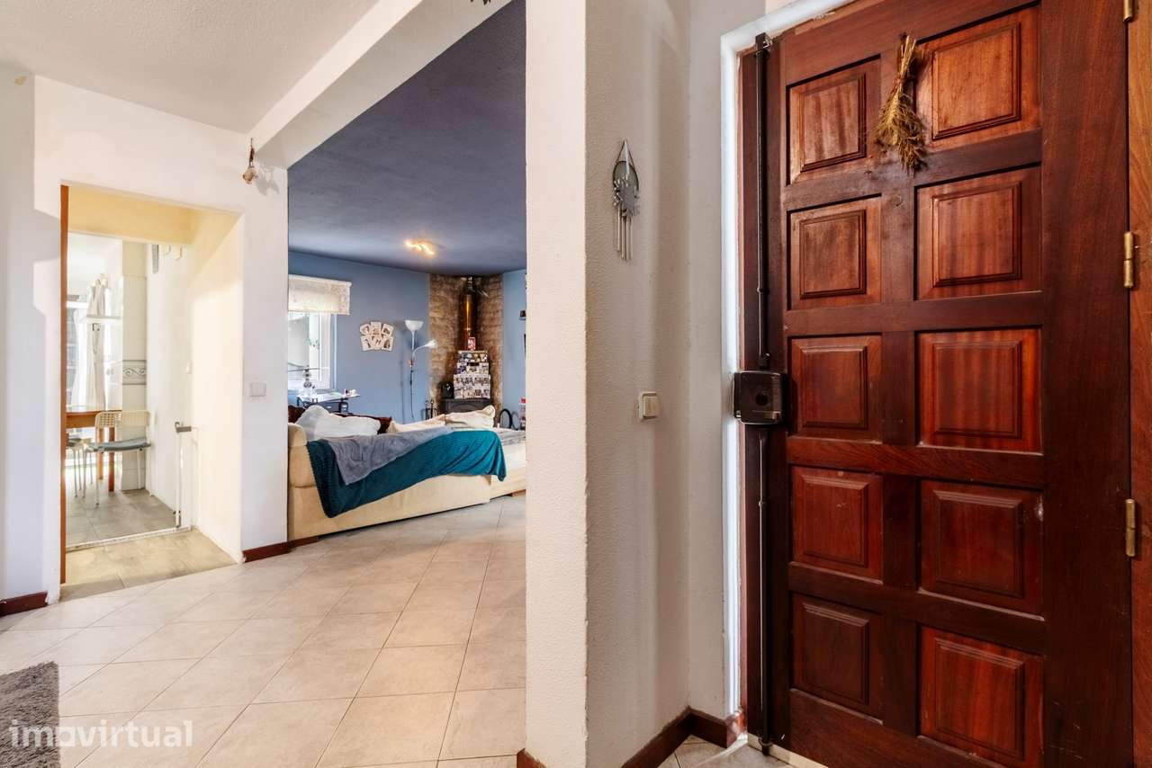 Moradia T3 c/ Pátio e Terraço de 15m² em Cabriz, Sintra - Grande imagem: 3/47