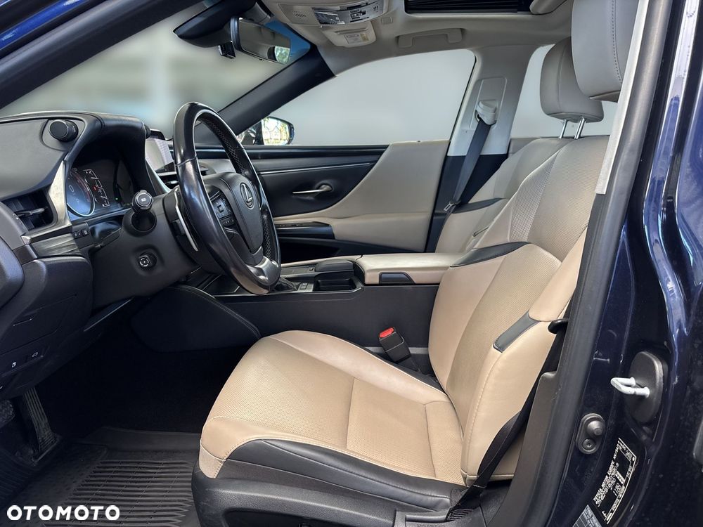 Lexus ES - 14