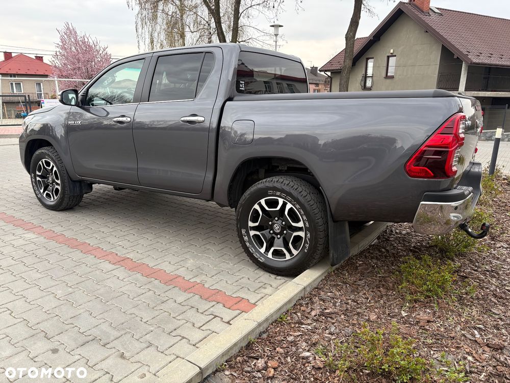 Toyota Hilux 2.8 D-4D Double Cab SR5+ 4x4 - 40
