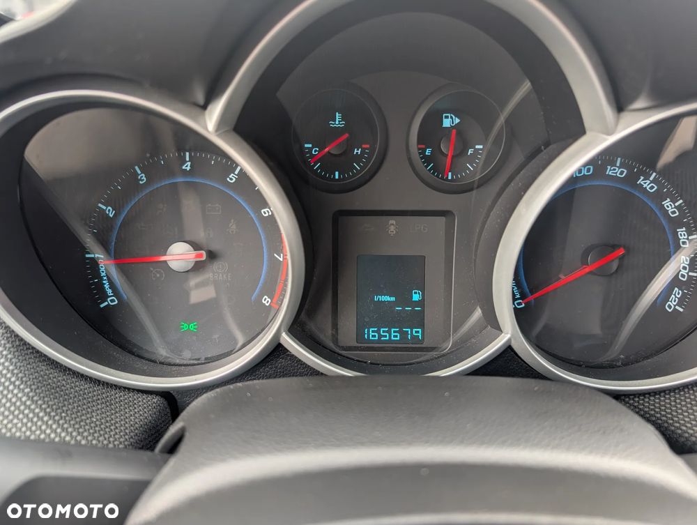 Chevrolet Cruze 1.8 LTZ - 19