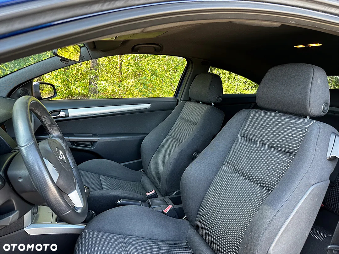 Opel Astra GTC 1.8 Sport - 12