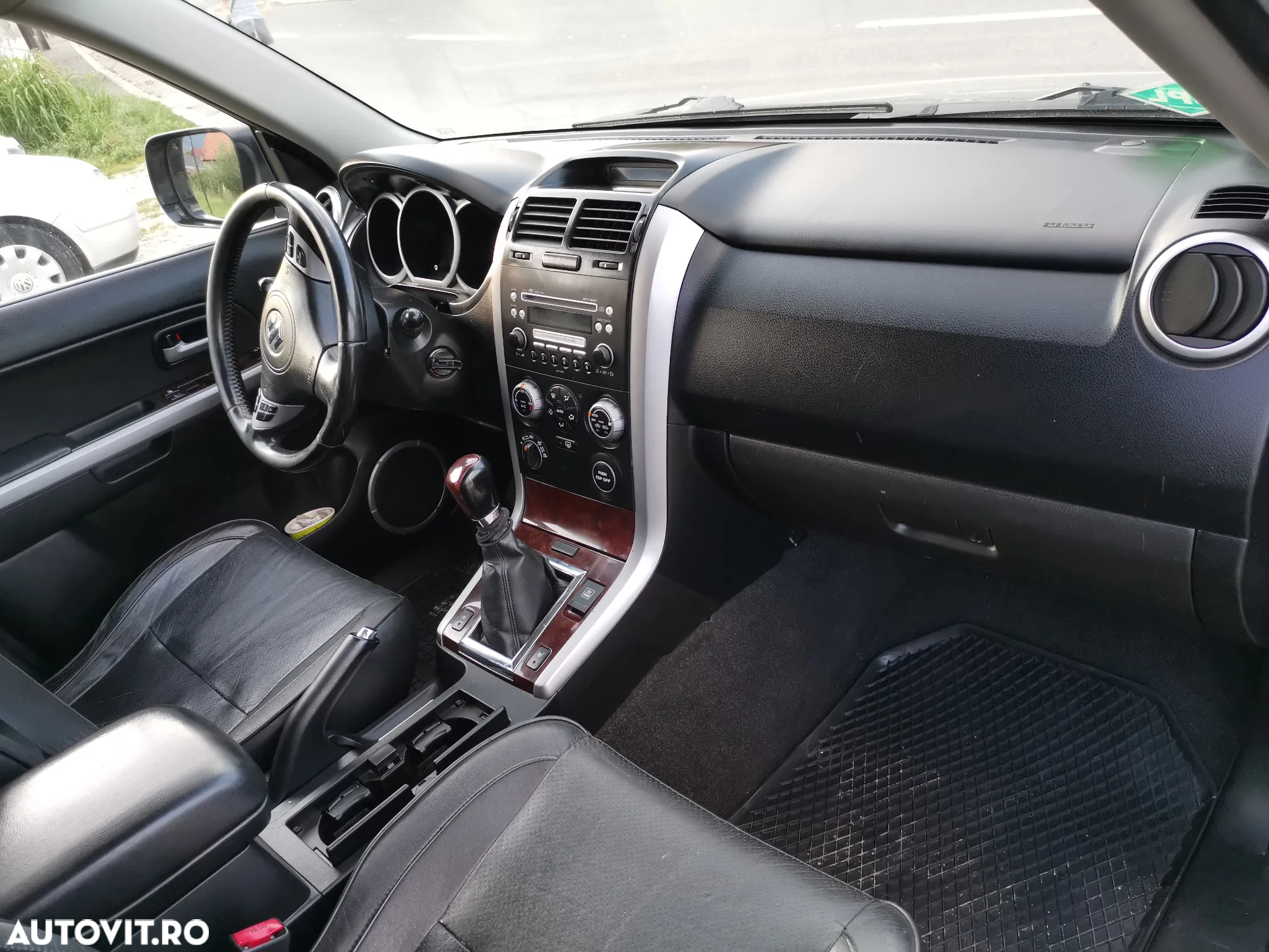 Suzuki Grand Vitara 2.0 Comfort Limited - 20