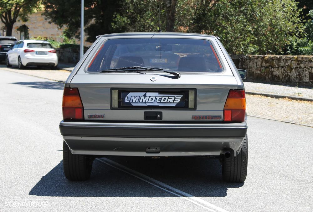 Lancia Delta 1.6 HF Turbo - 12