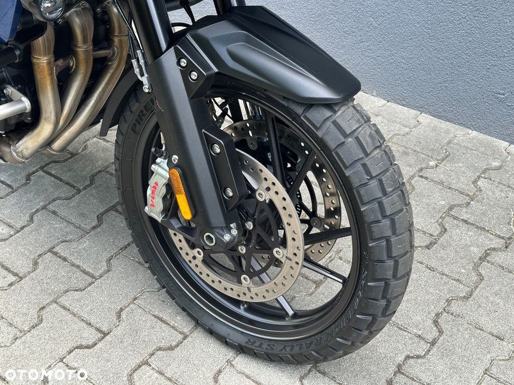 Triumph Tiger - 32