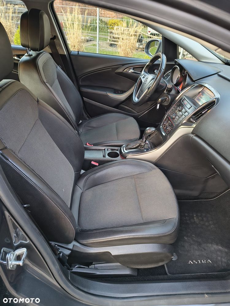 Opel Astra 2.0 CDTI Cosmo - 9