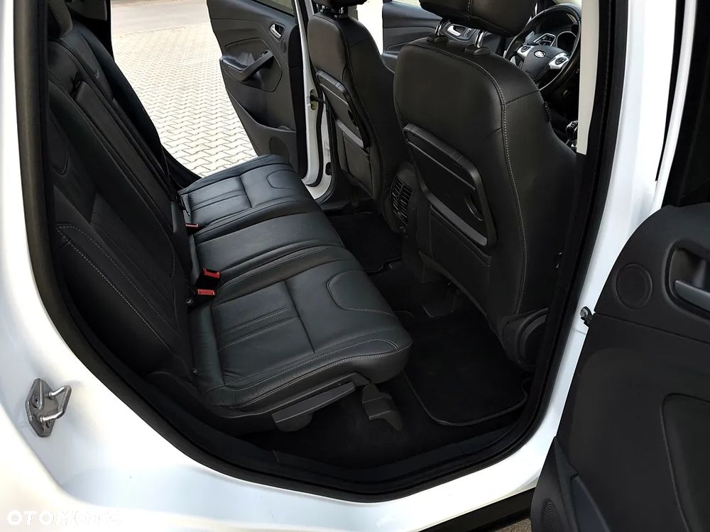 Ford Kuga 2.0 TDCi FWD Titanium Plus - 34