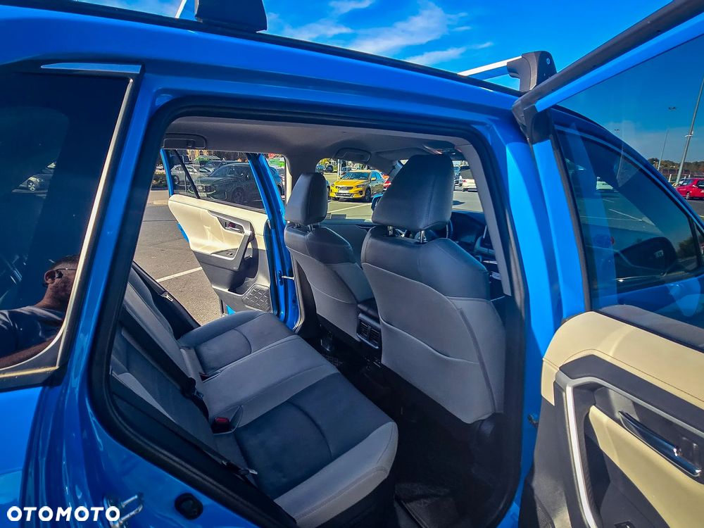 Toyota RAV4 - 18