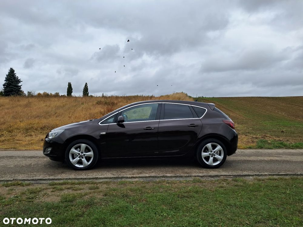 Opel Astra IV 1.4 T Cosmo - 2