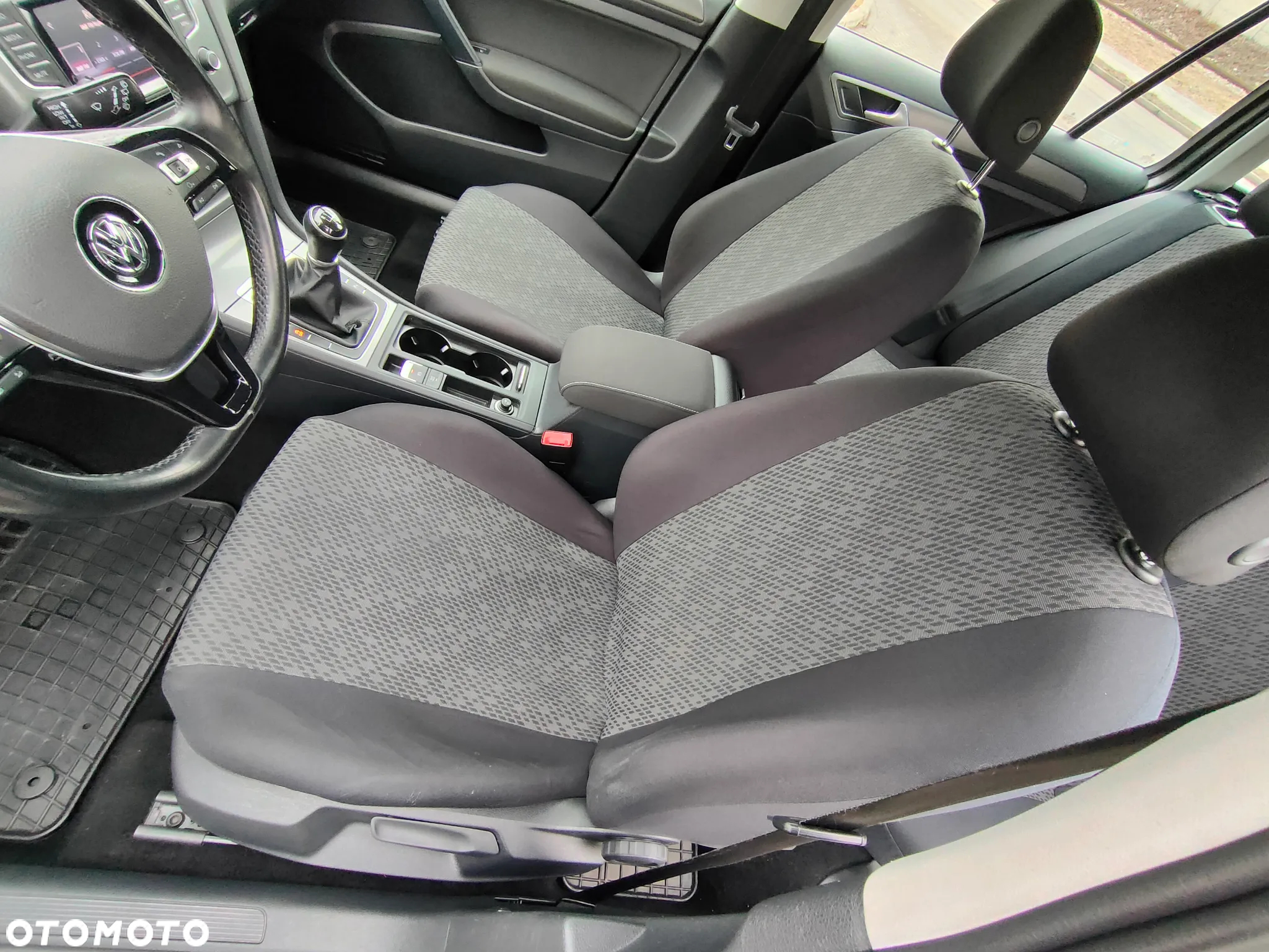 Volkswagen Golf VII 1.6 TDI BMT Trendline - 7