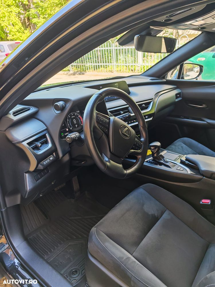 Lexus UX 250h Business Edition - 10