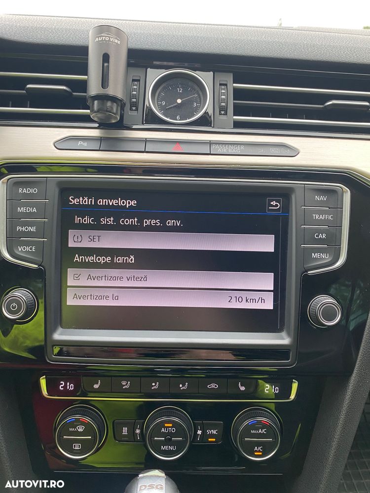 Volkswagen Passat Variant 2.0 TDI DSG 4Motion Highline - 22