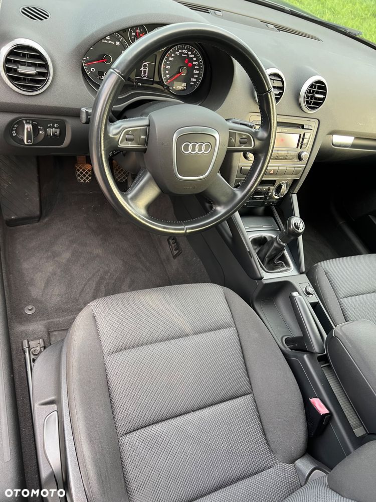 Audi A3 Sportback 1.6 Ambiente - 5