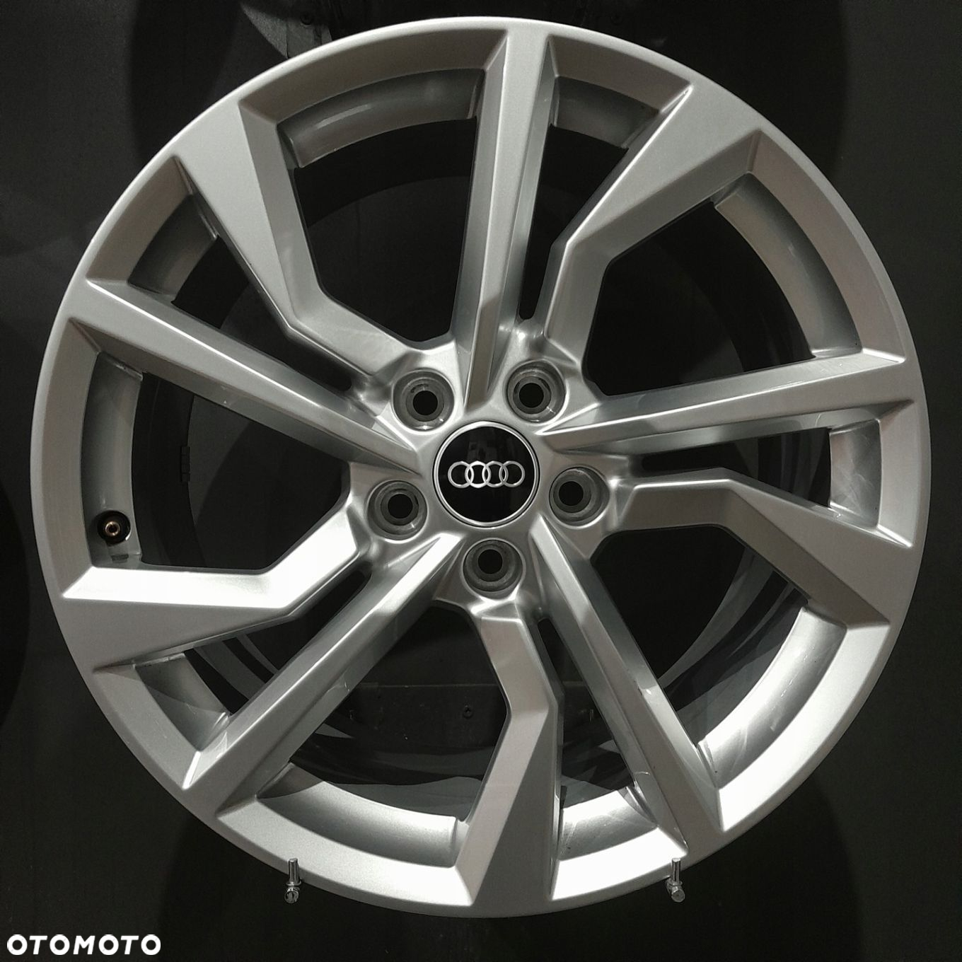 Felgi 18 5x112 Audi TT 8S0 S-Line OE F503169-9 - 5