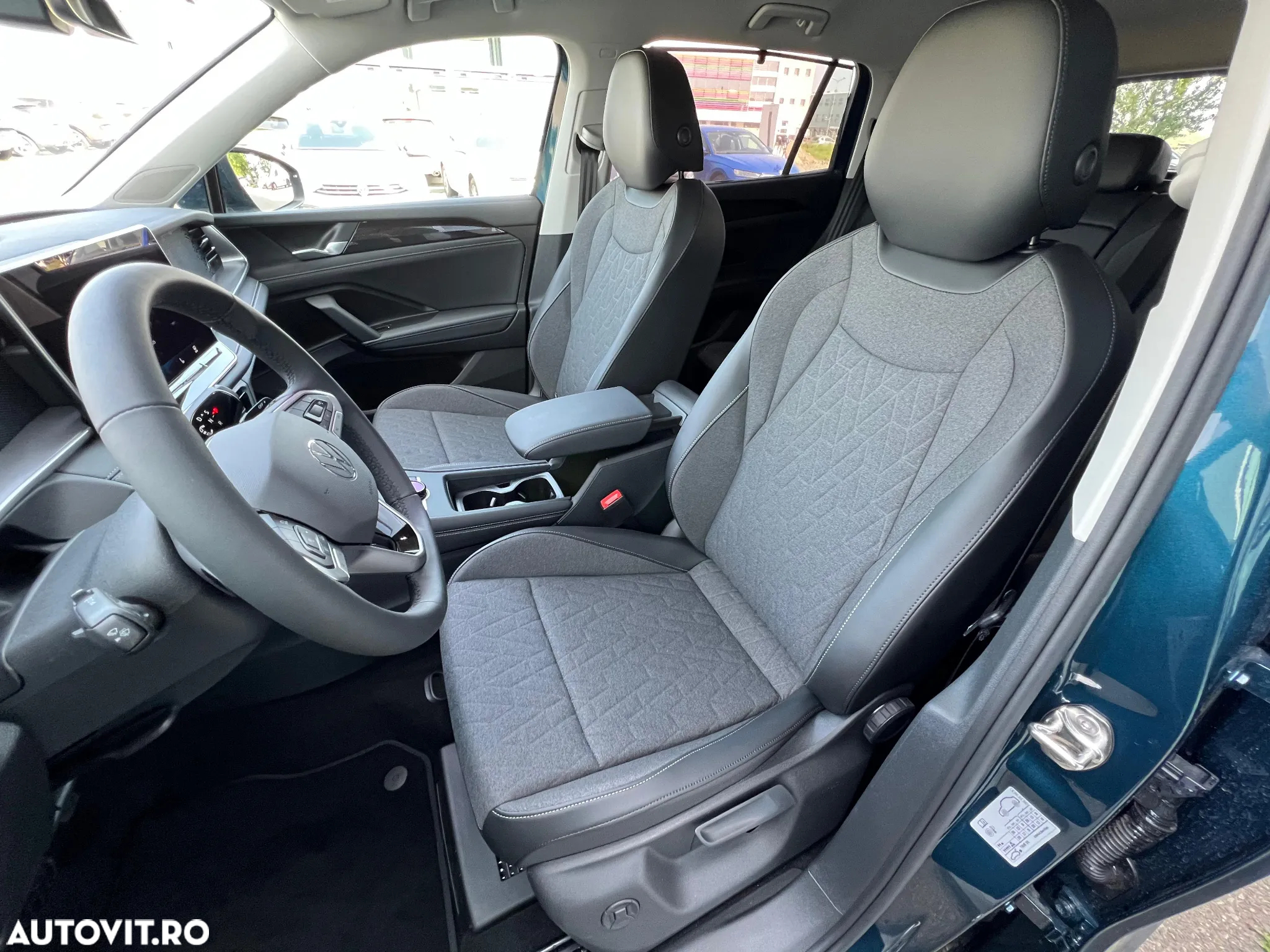 Volkswagen Tayron 1.5 eTSI DSG MHEV Life - 8