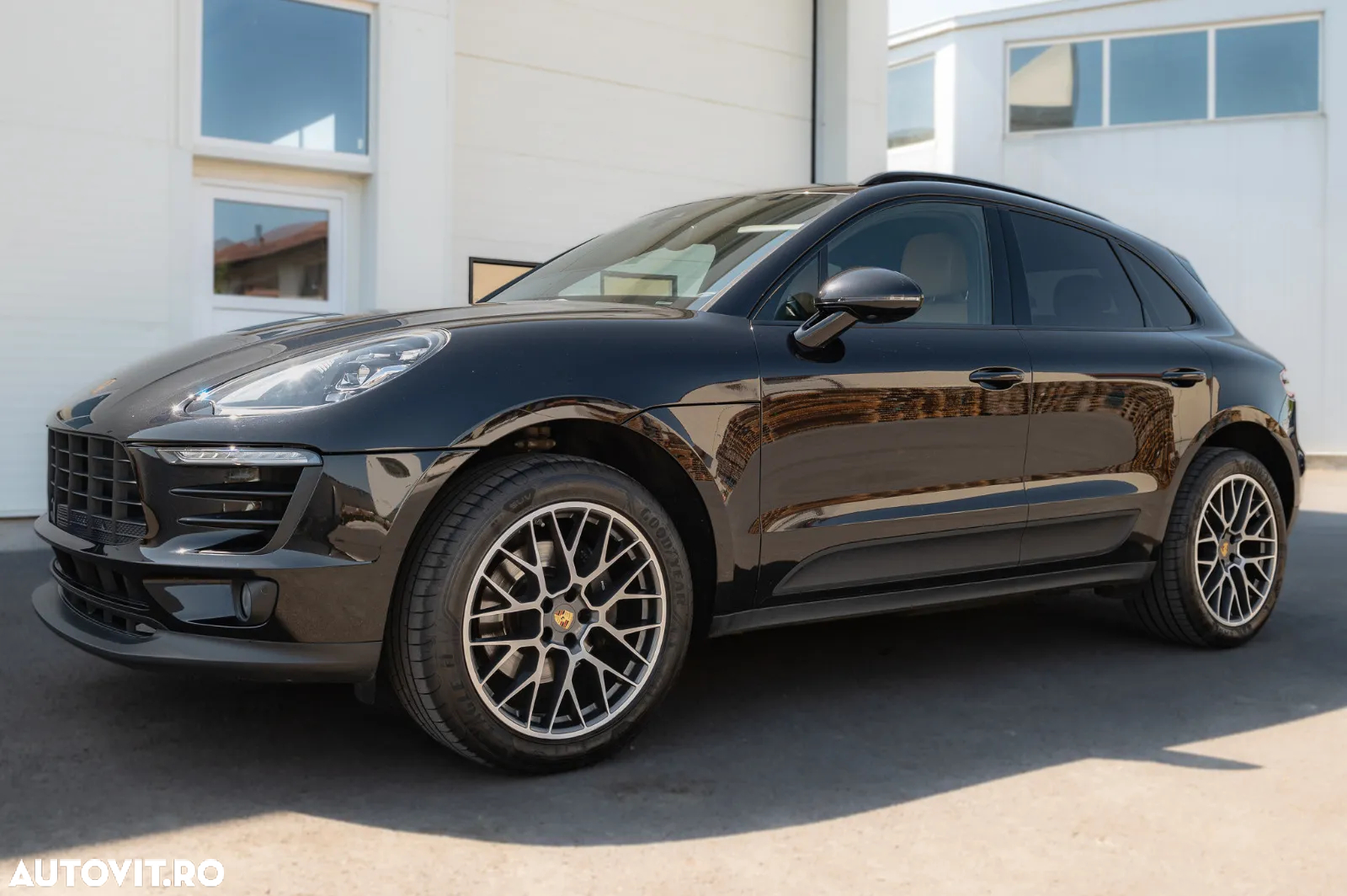 Porsche Macan Standard - 25