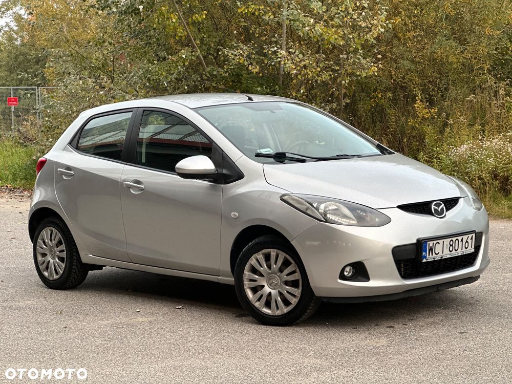 Mazda 2 2009 photo 2