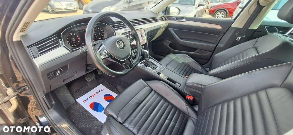 Volkswagen Passat - 13