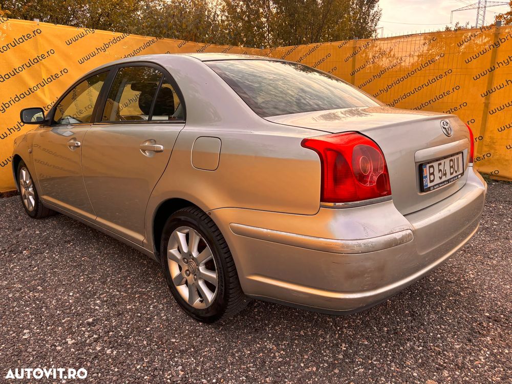 Toyota Avensis 2.2 D-4D Business - 3