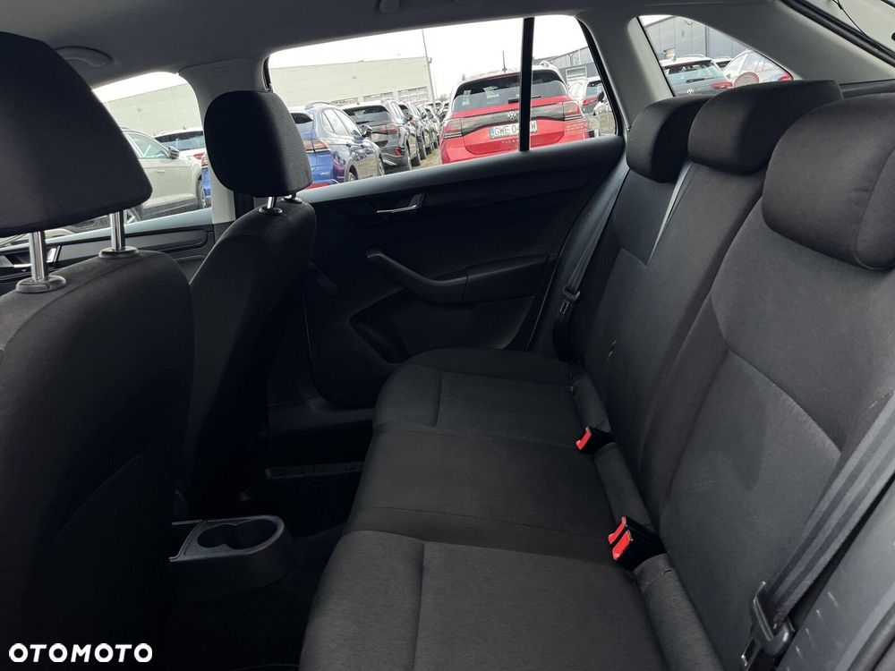 Skoda RAPID 1.0 TSI Active - 14