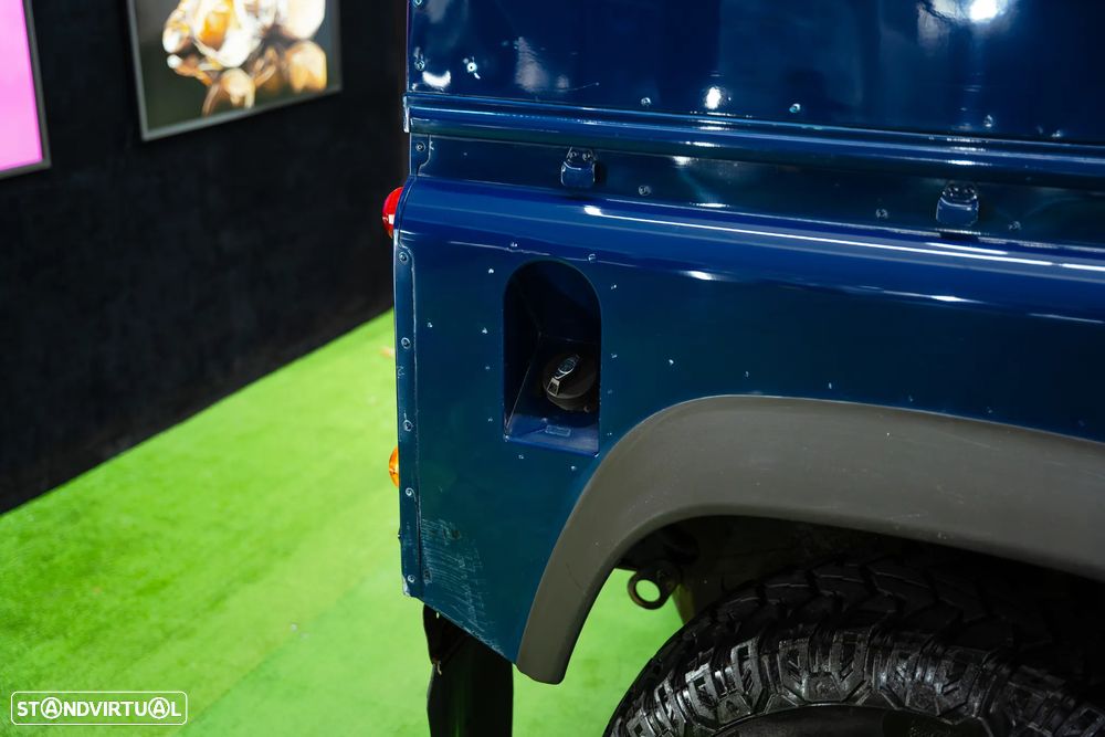 Land Rover Defender 90 2.5 TD5 Metal Top - 11