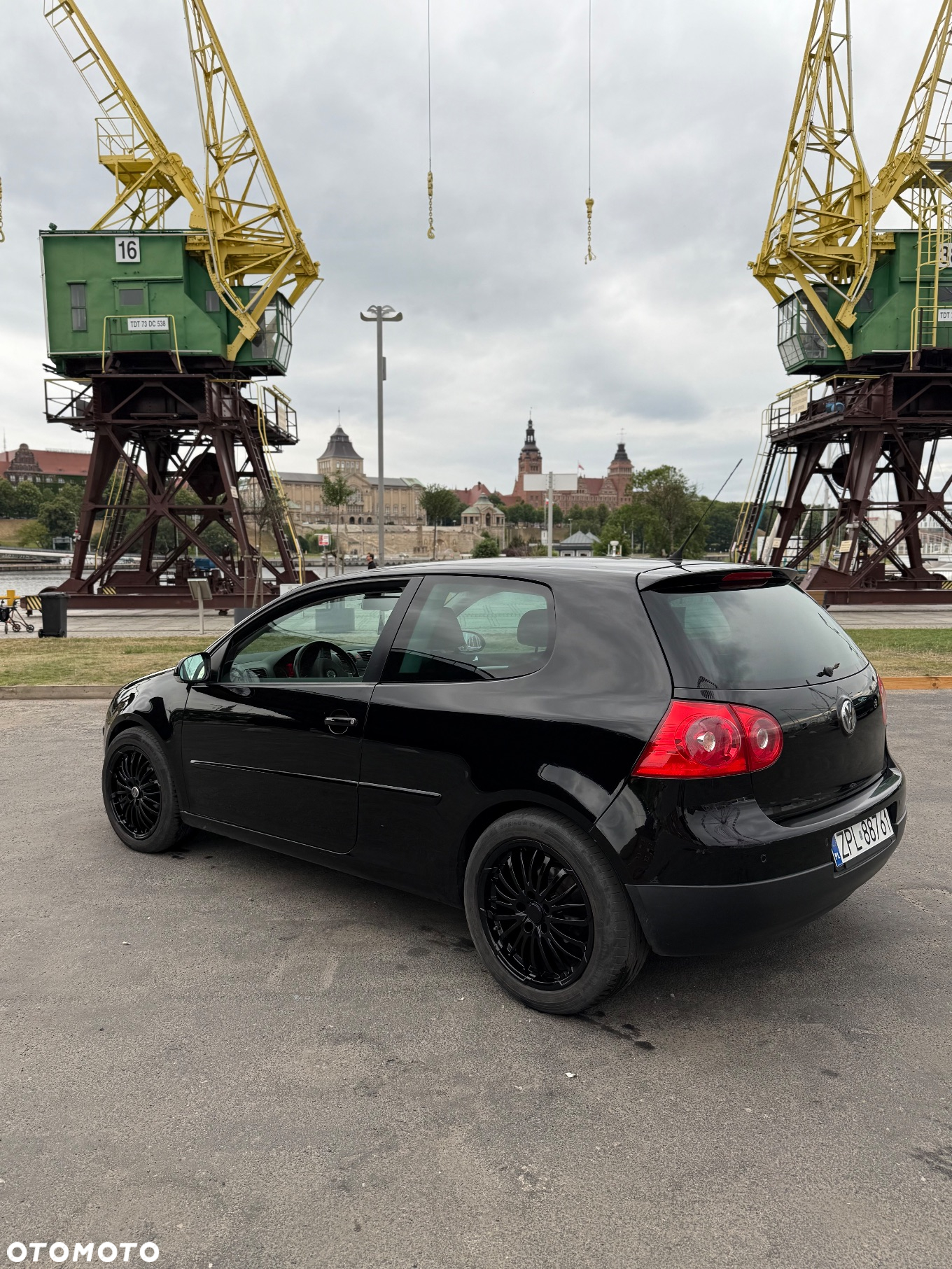 Volkswagen Golf V 2.0 TDI Sportline - 2