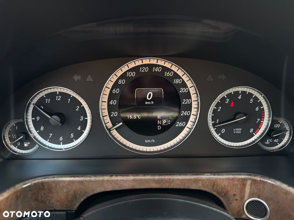 Mercedes-Benz Klasa E 200 CGI BlueEFFICIENCY 7G-TRONIC Elegance - 20