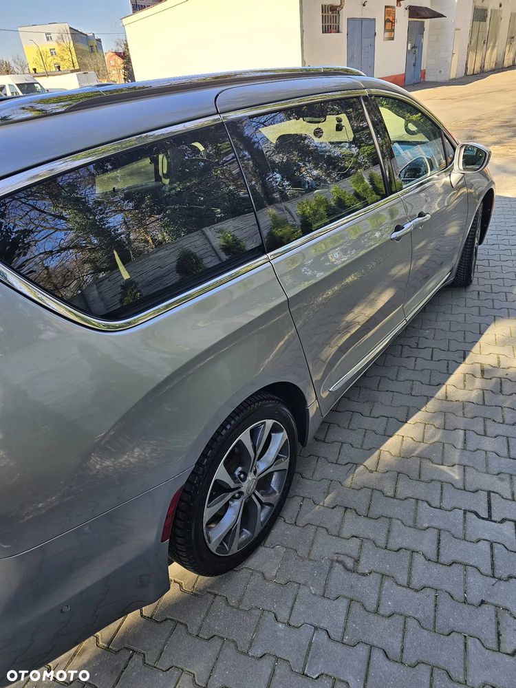 Chrysler Pacifica - 6