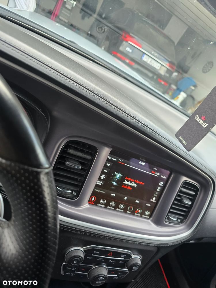 Dodge Charger 5.7 R/T - 8