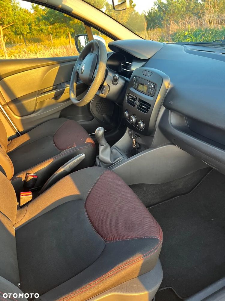 Renault Clio - 11