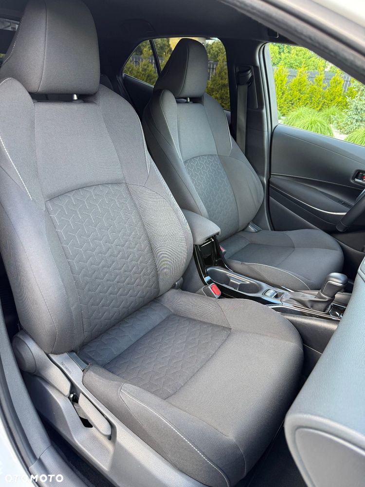 Toyota Corolla 1.8 Business Edition - 21