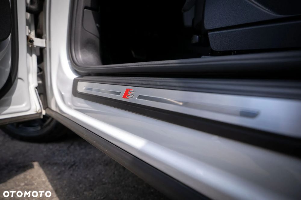 Audi Q5 55 TFSI e Quattro S Line S tronic - 28